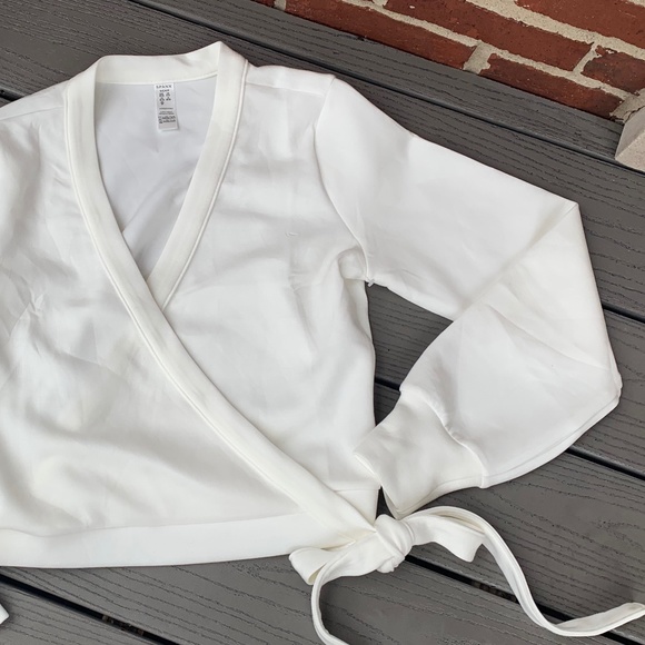 SPANX Air Essential Tie Wrap Top - Picture 2 of 10